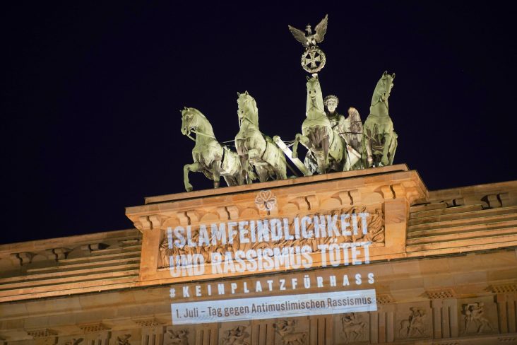 Tag gegen antimuslimischen Rassismus: Leuchtende Zeichen gegen Hass